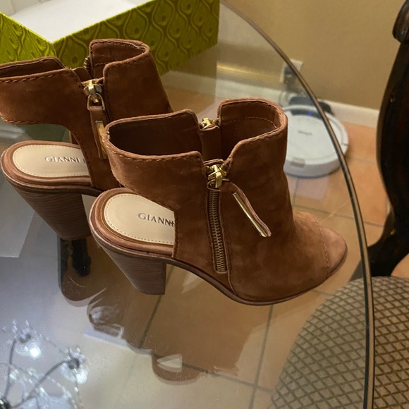 Gianni Bini, 61/2M, 4” heel Sandals - Picture 5 of 8